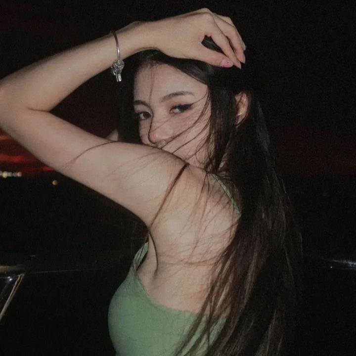 不可爱的她